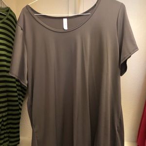 LuLaRoe Top solid grey Classic Tee